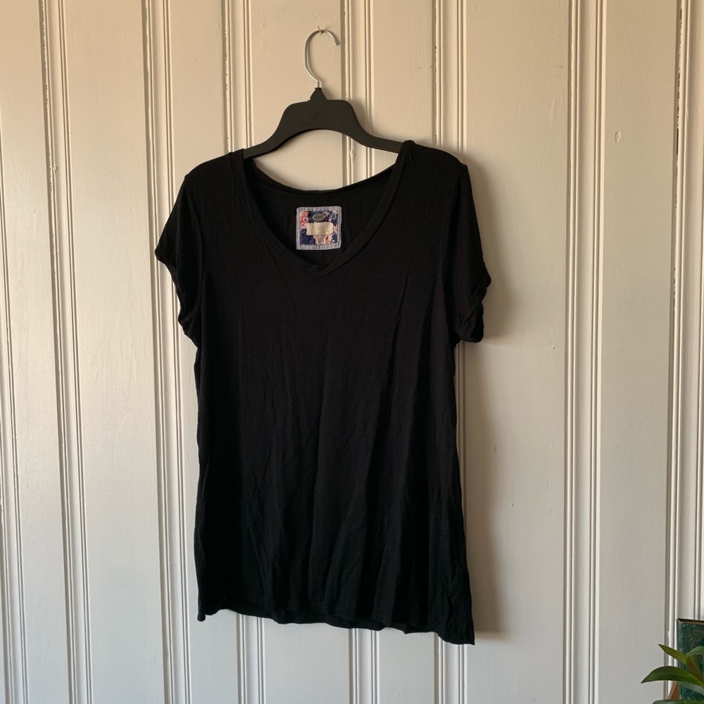 Black tshirt
